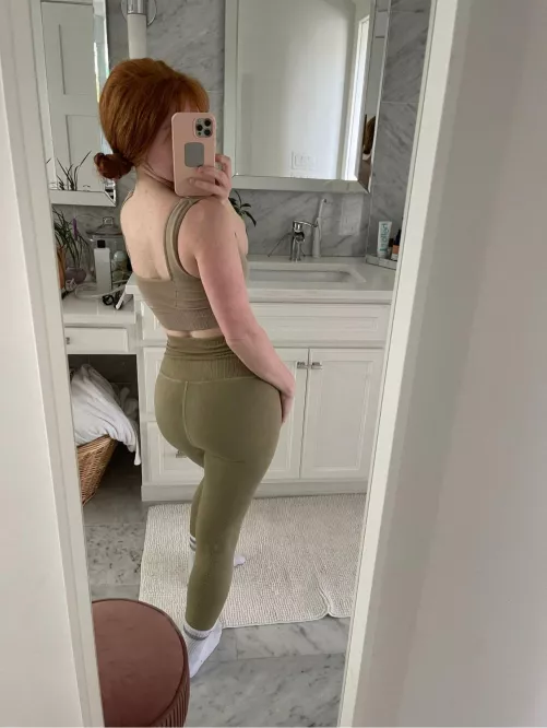 Admiring that glute pump after hip thrusters....what do you think?