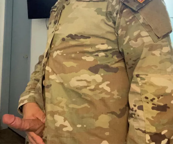 Any guys jerking off in PTs?