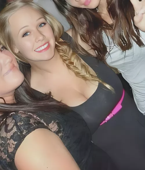 Blondie with a big rack