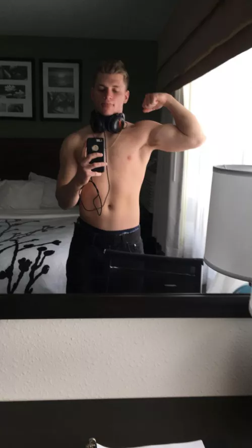 Flexing and showing off
