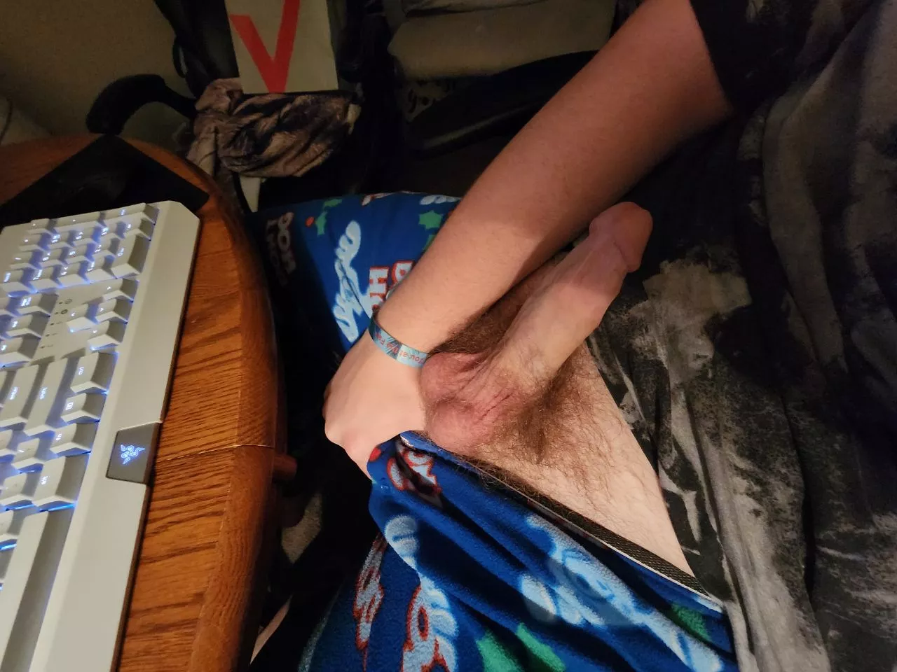 I need a gamer bro to play with