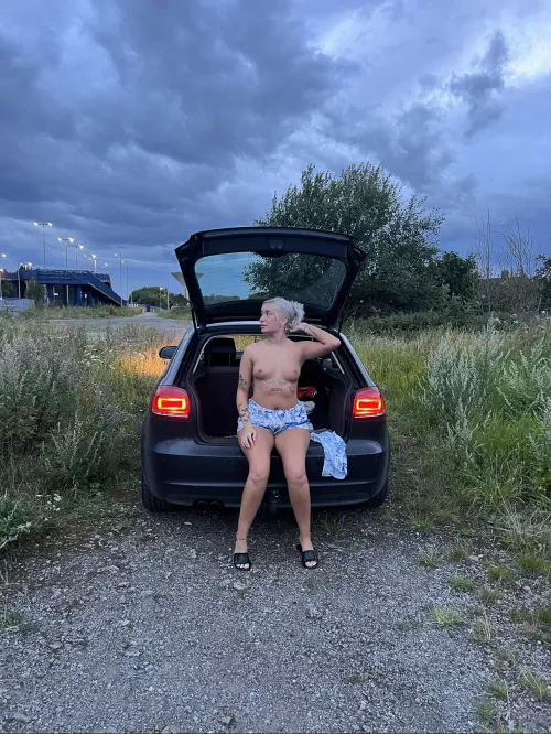 I need a volunteer to fuck me in public ❤️