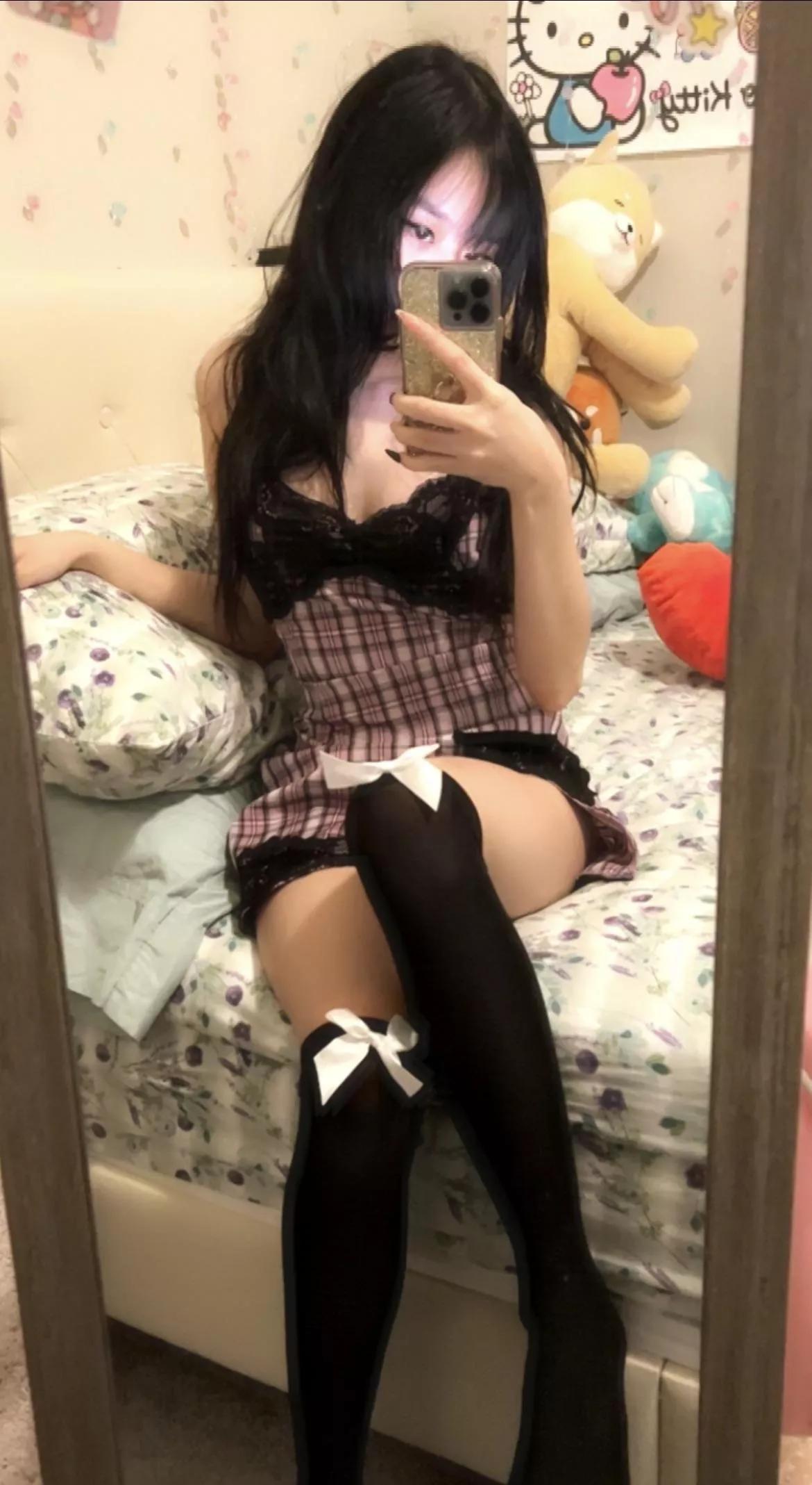 I only date guys older than me💘 (F19)