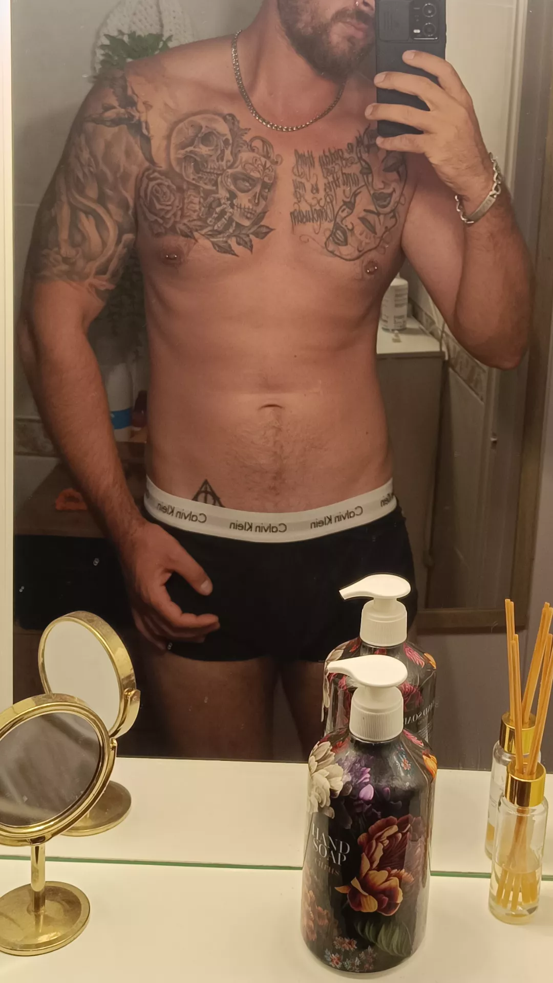 Morning selfies 😈