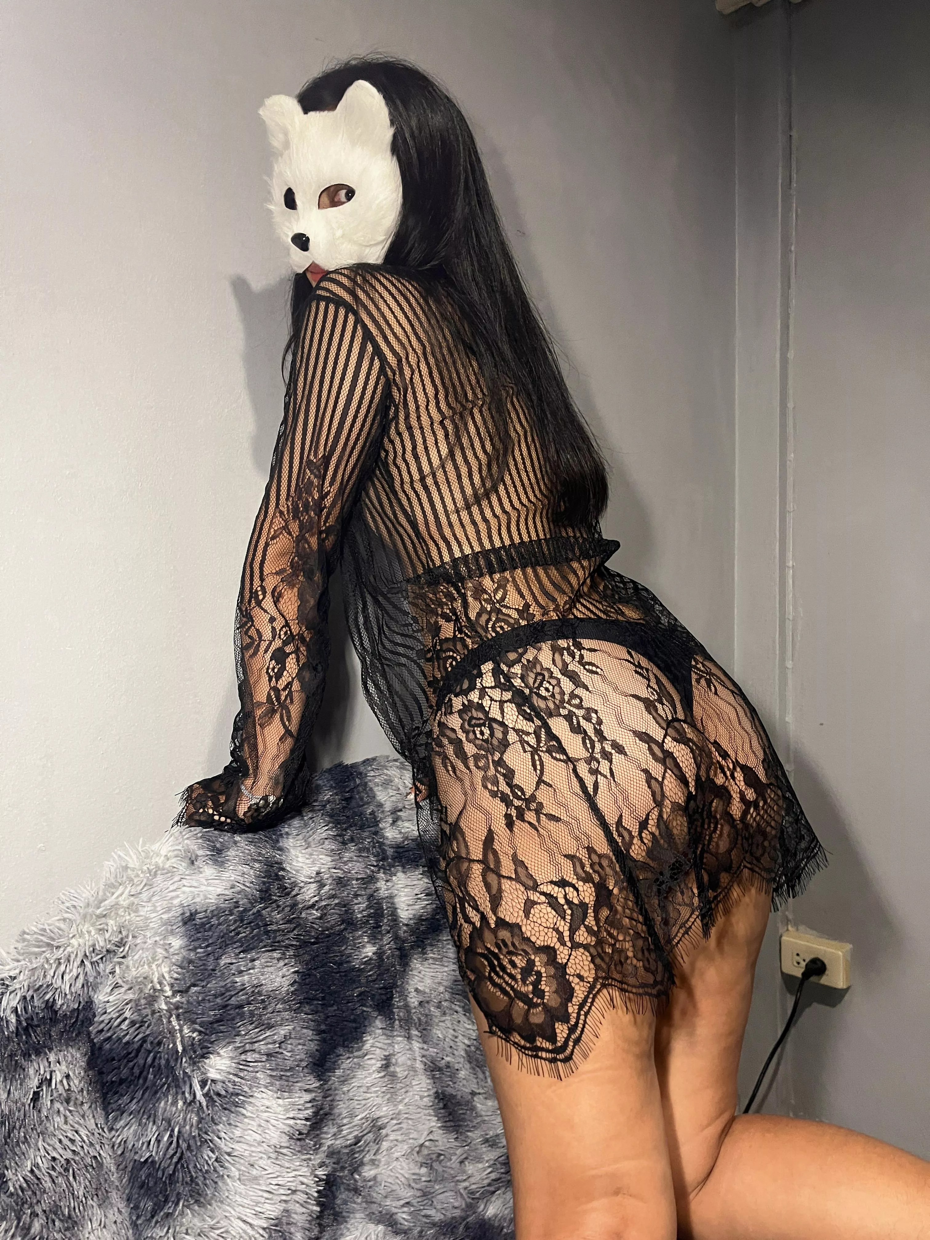 The MILF next door neighbour needs fucking all day, come have me