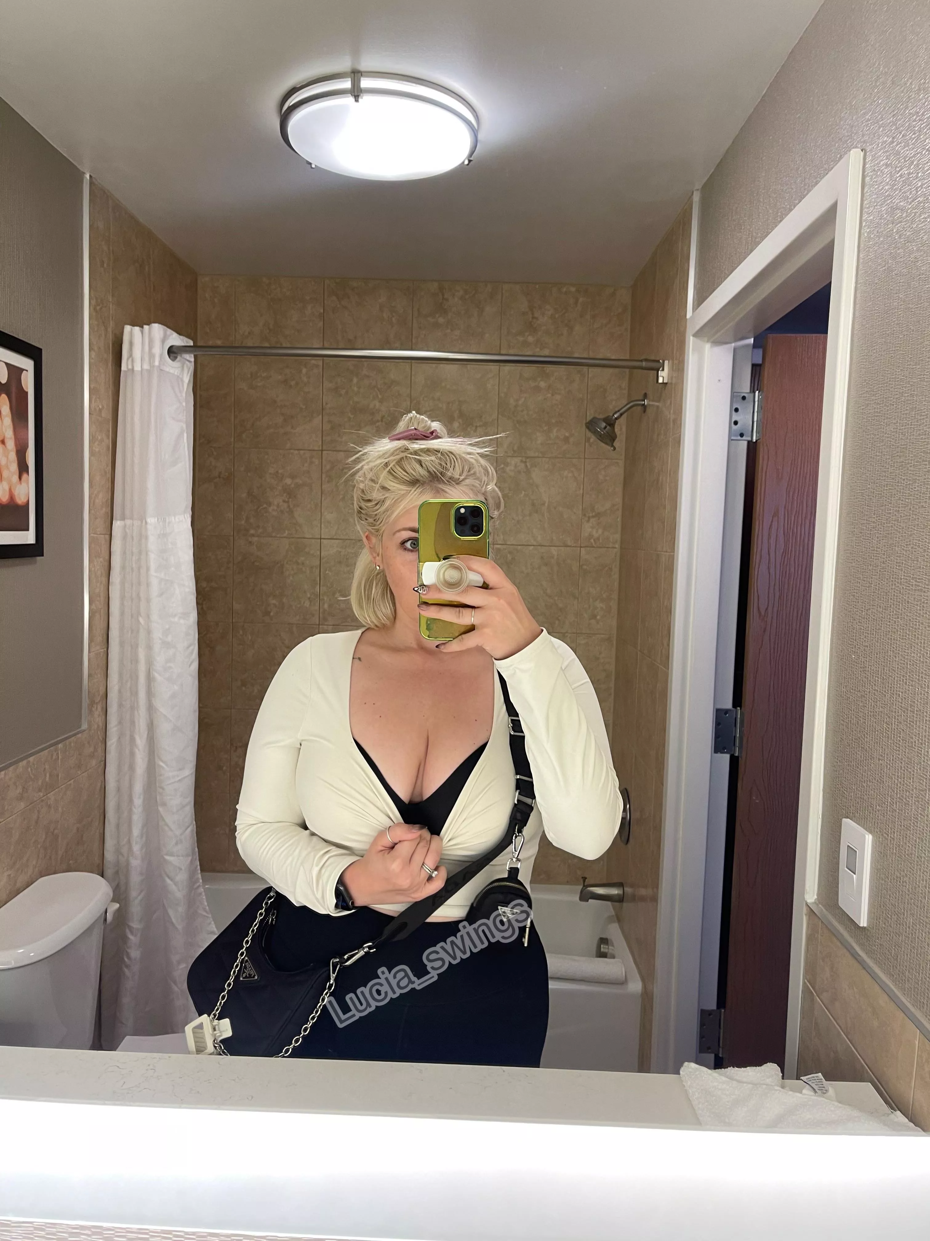 Love sending these pics to my neighbor