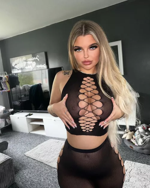 Maddie [1, Non-nude]