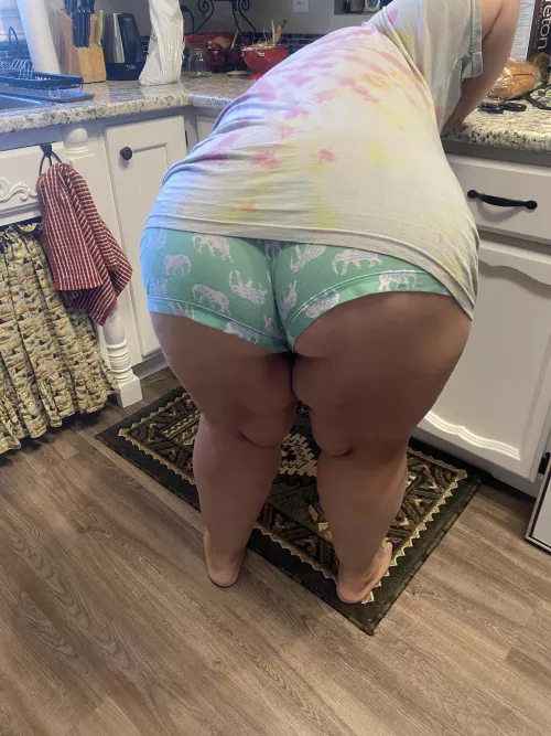 Thick booty for ya