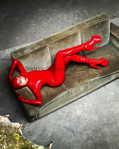 What would you like to kiss first?