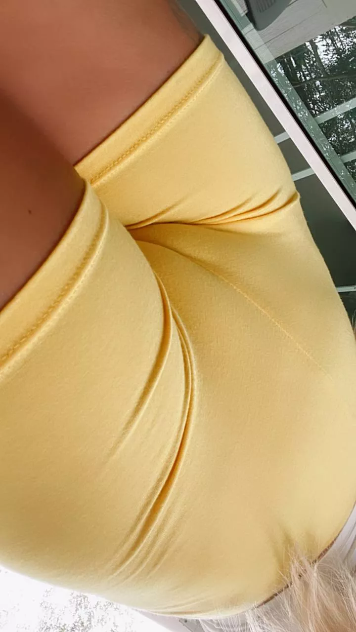 you can play with my wet cameltoe