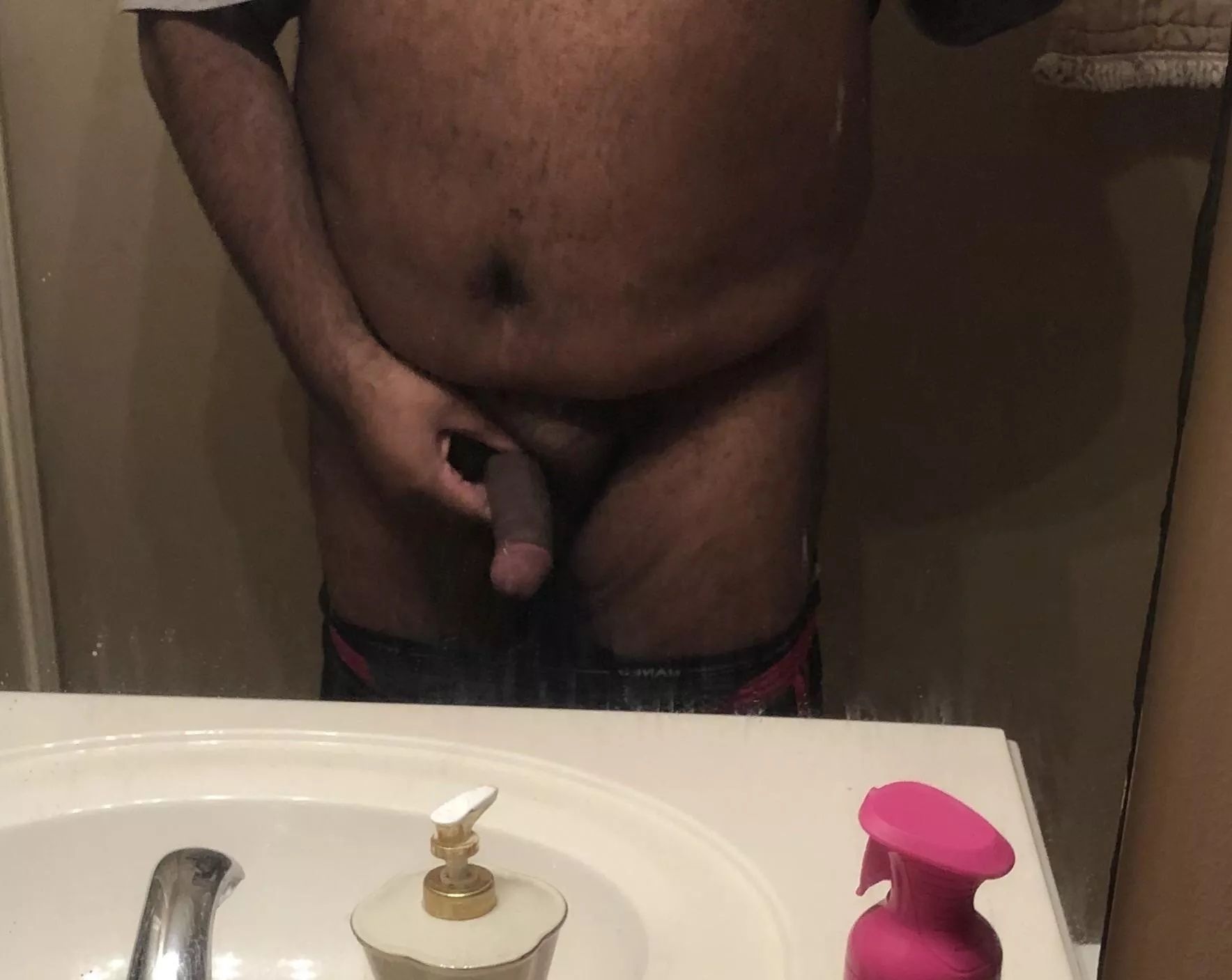 Black guy interested in only women wanting to chat.