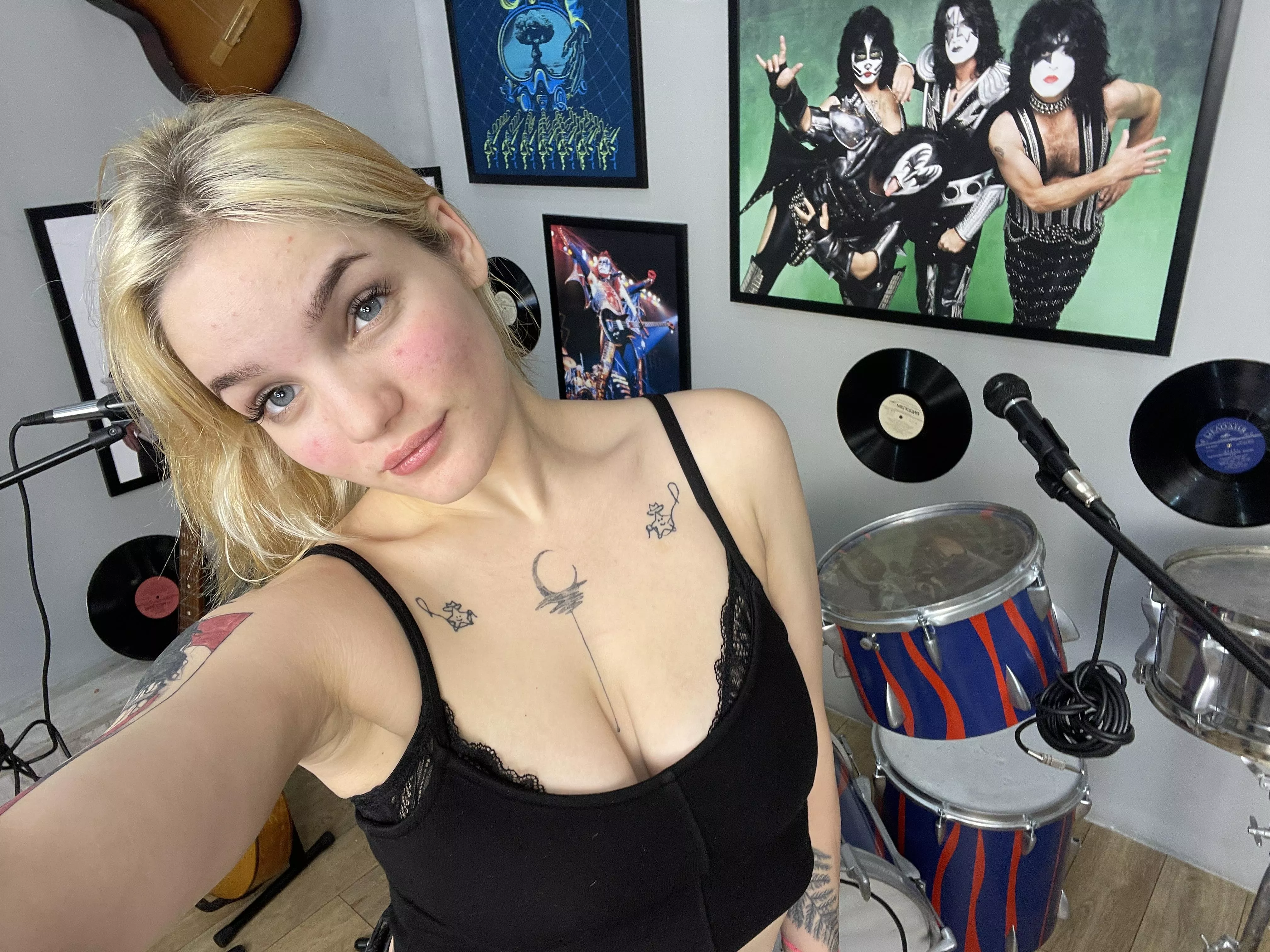 hey everyone, i'm Lily :)