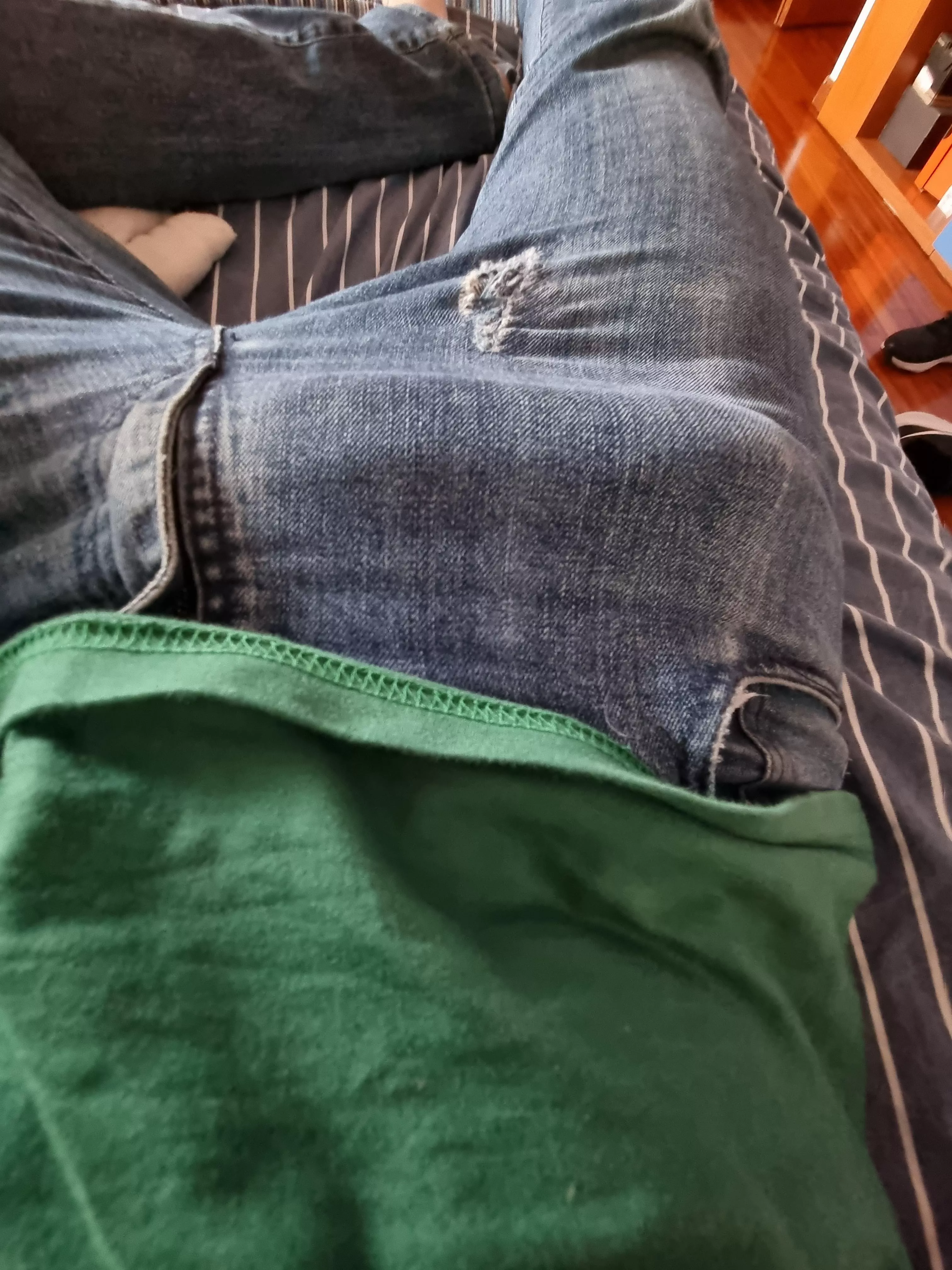 I have to go to the grocery shop, would you stare at me ?