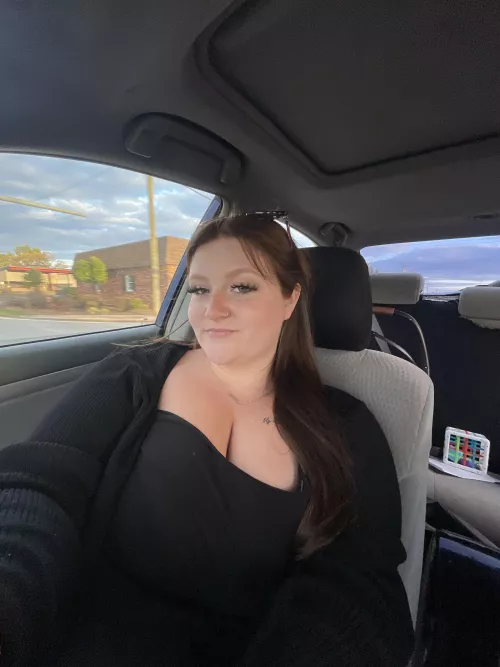 Just a sexy mama looking to make friends😏