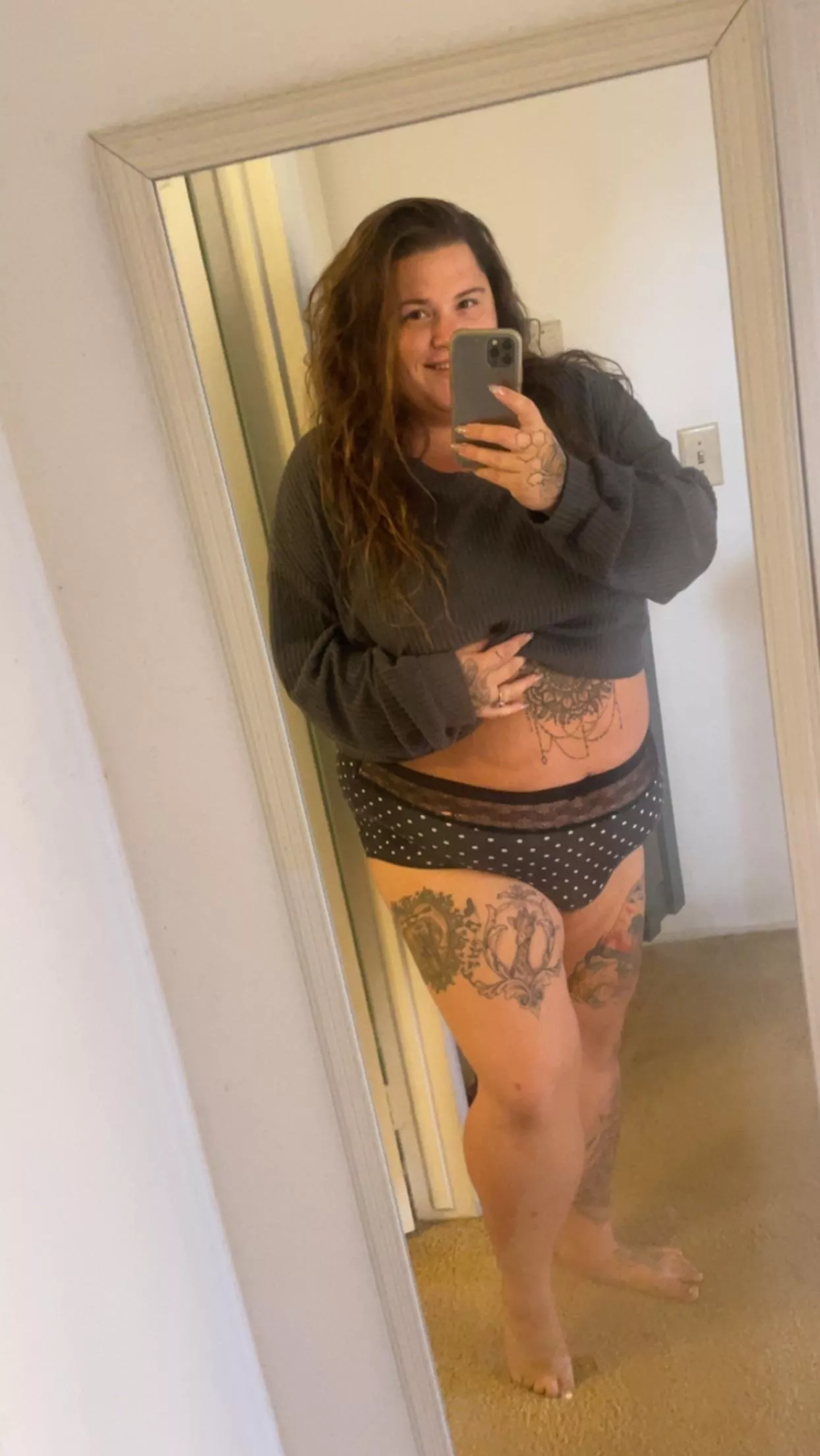tattooed seductive stoner. let me share these bbw curves with you!