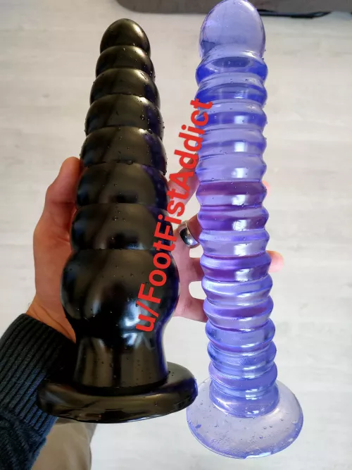 To celebrate 1000 karmas, I'll give you until tomorrow to choose which of my new dildos you want to see me conquer first. Just leave blue or black in comments