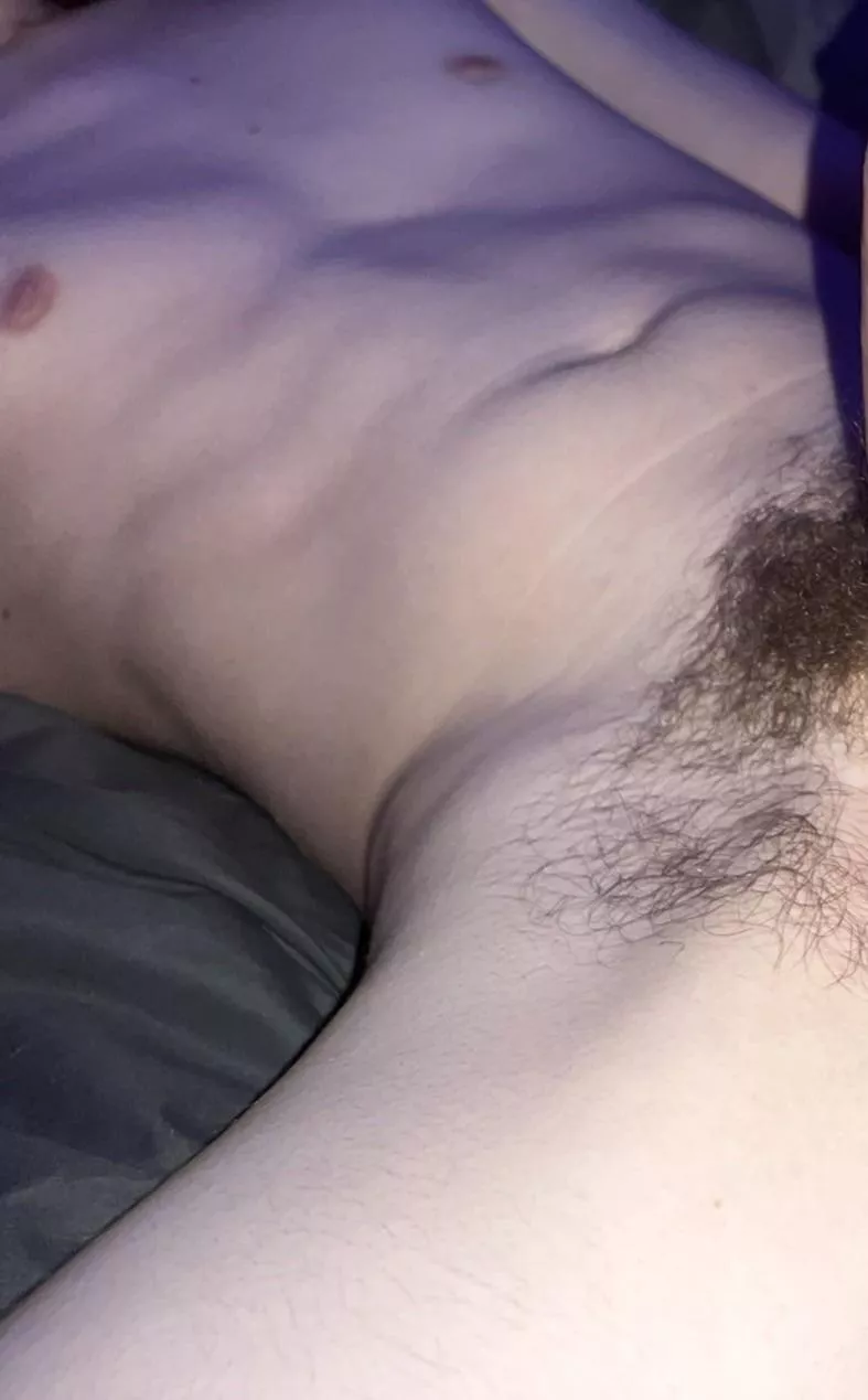 19, im horny let’s trade on insta dm me
