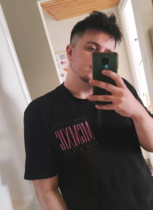 24 m any muscular guy Wana be friends ? 😔