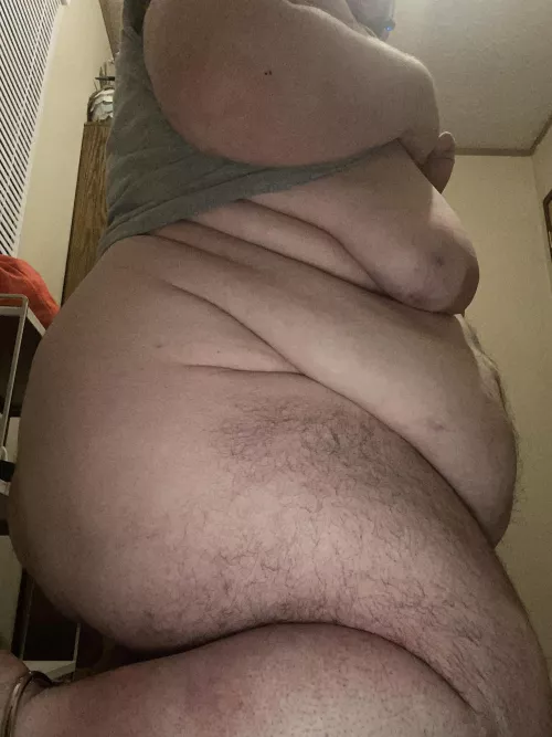 (26) Do I look good from the side?