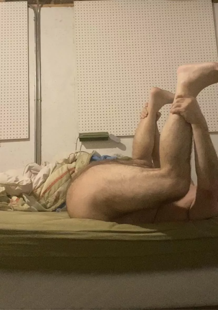 54yo older bottom/vers daddy looking for top/vers son for a meaningful connection whatever form and however that works for both of us. Would be a great mentor to the right sub/switchy top. Distance within US may not be an issue. Dms open