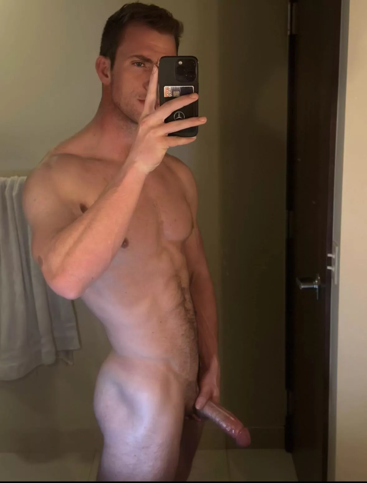 6’3 220lbs at your service 😝