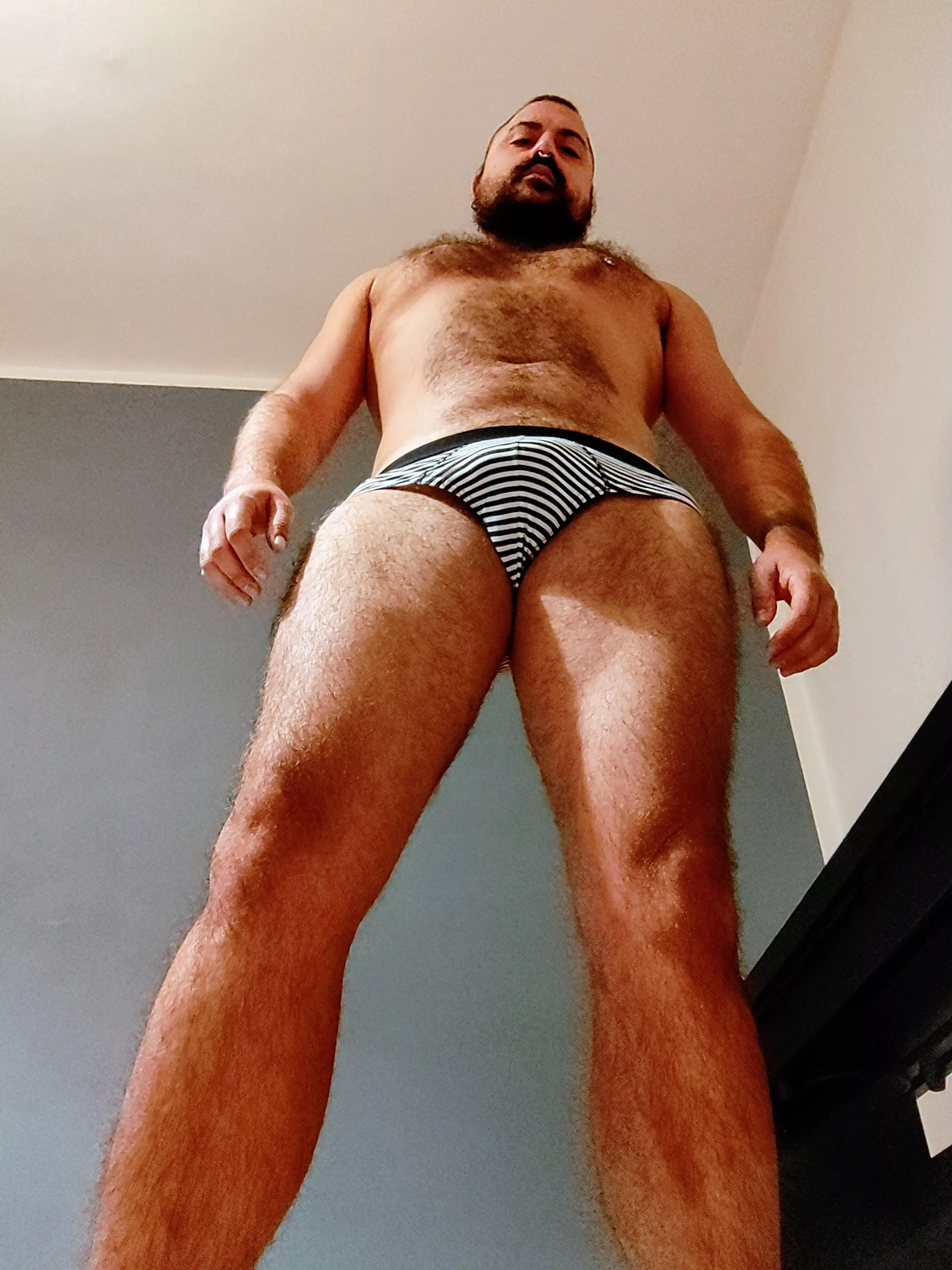 Do stripes make my bulge look fatter?
