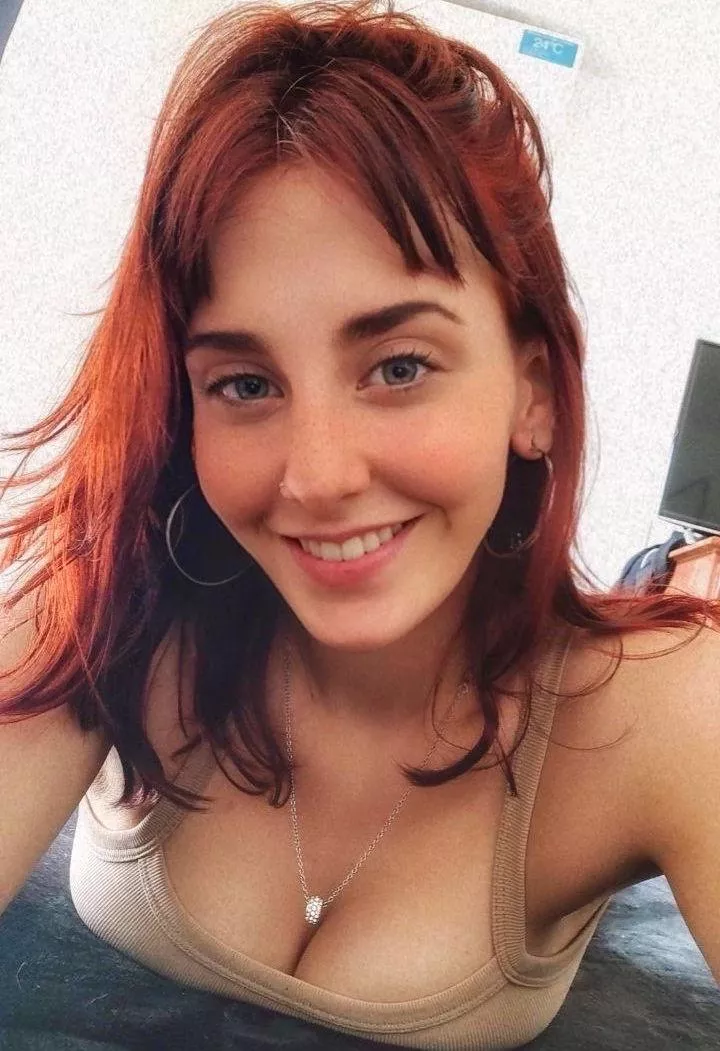 Hola from a redheaded Latina 😘