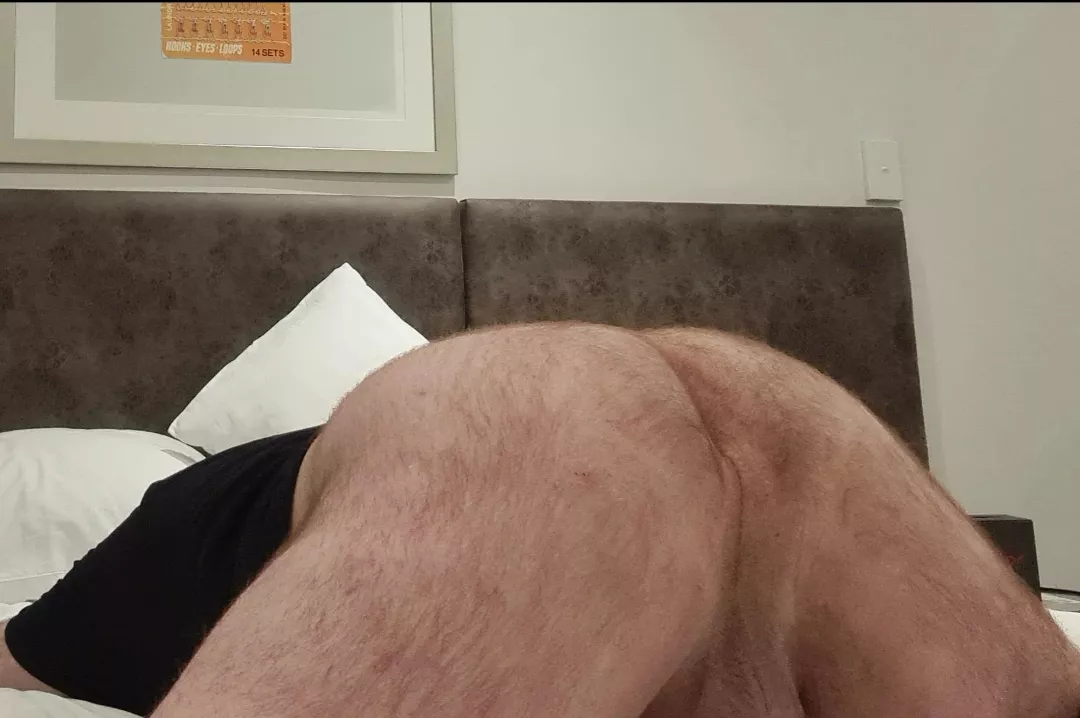 Horny af 32. Dm me :)