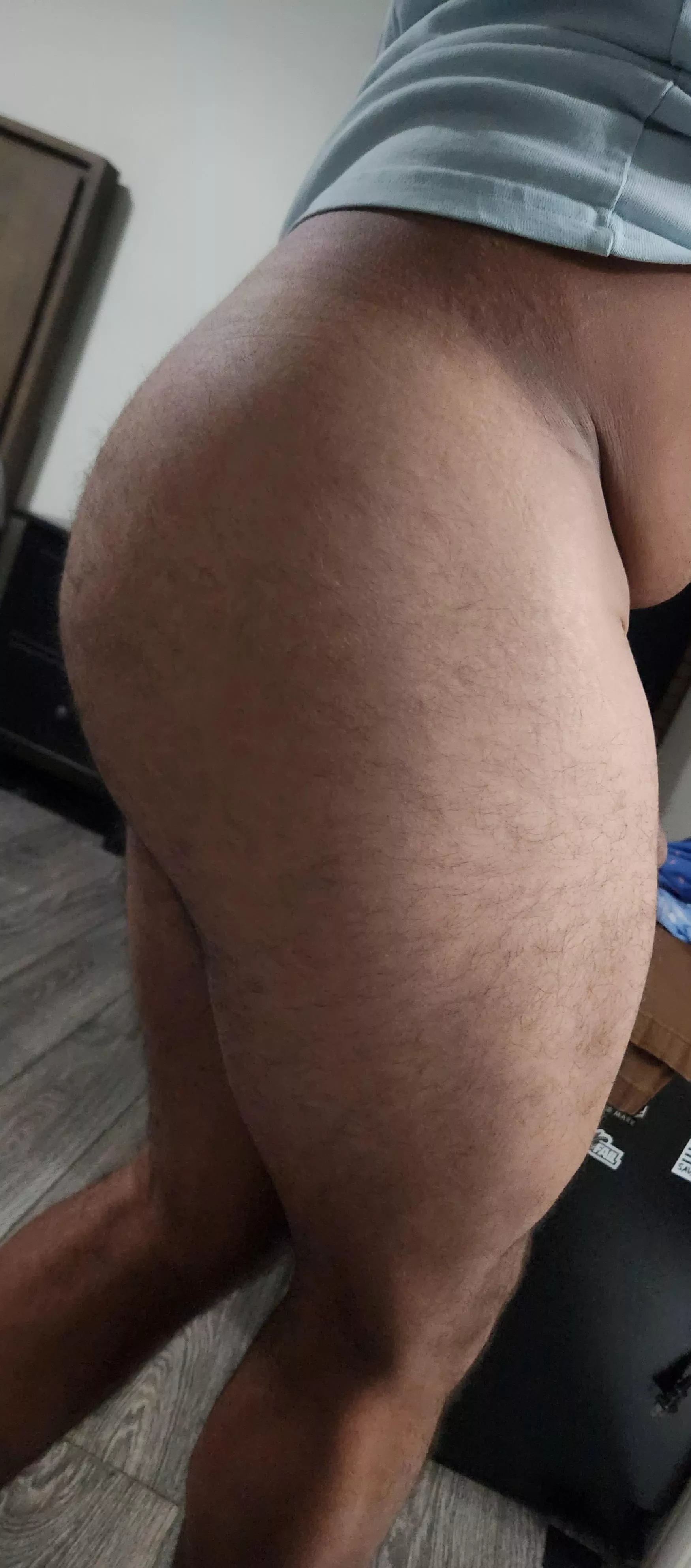 I wish I could get some definition on these legs (m)