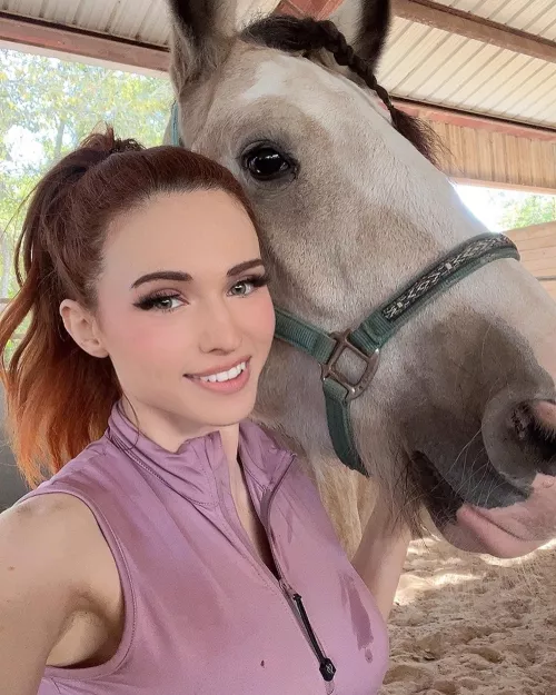 IRL HORSE BARN STREAM TODAY ON KICK.COM/AMOURANTH - SHE'S LIVE RIGHT NOW
