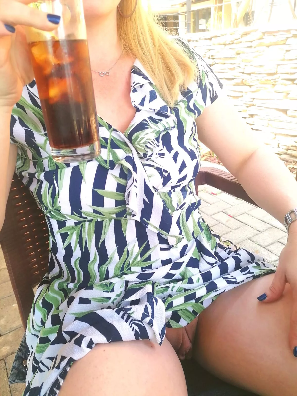 Join me for a drink at my favourite outdoor restaurant.