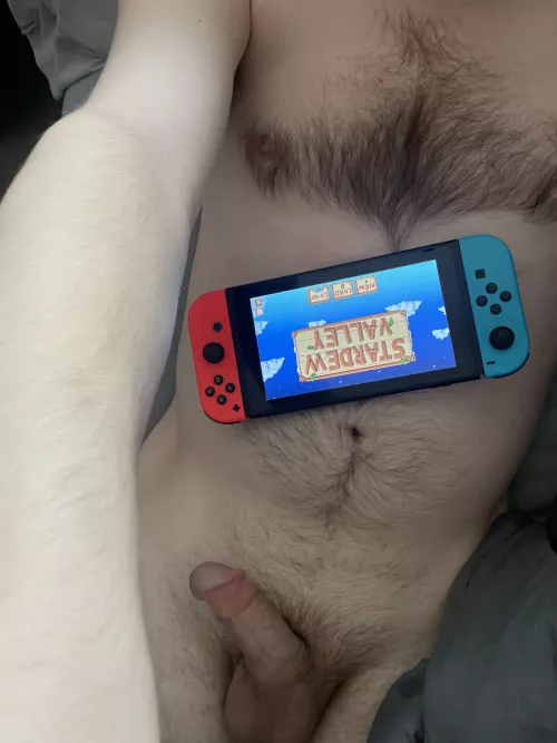 Maaaan I just want a cute eboy here to start a naked coop with