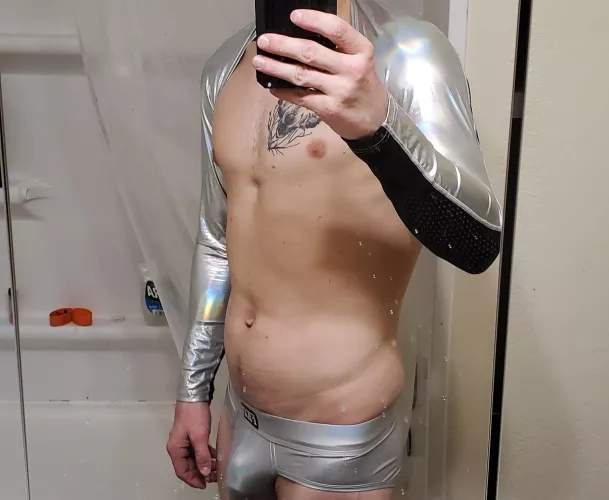 people always think that I am straight,if only they knew I love being degraded and fuck by men!!