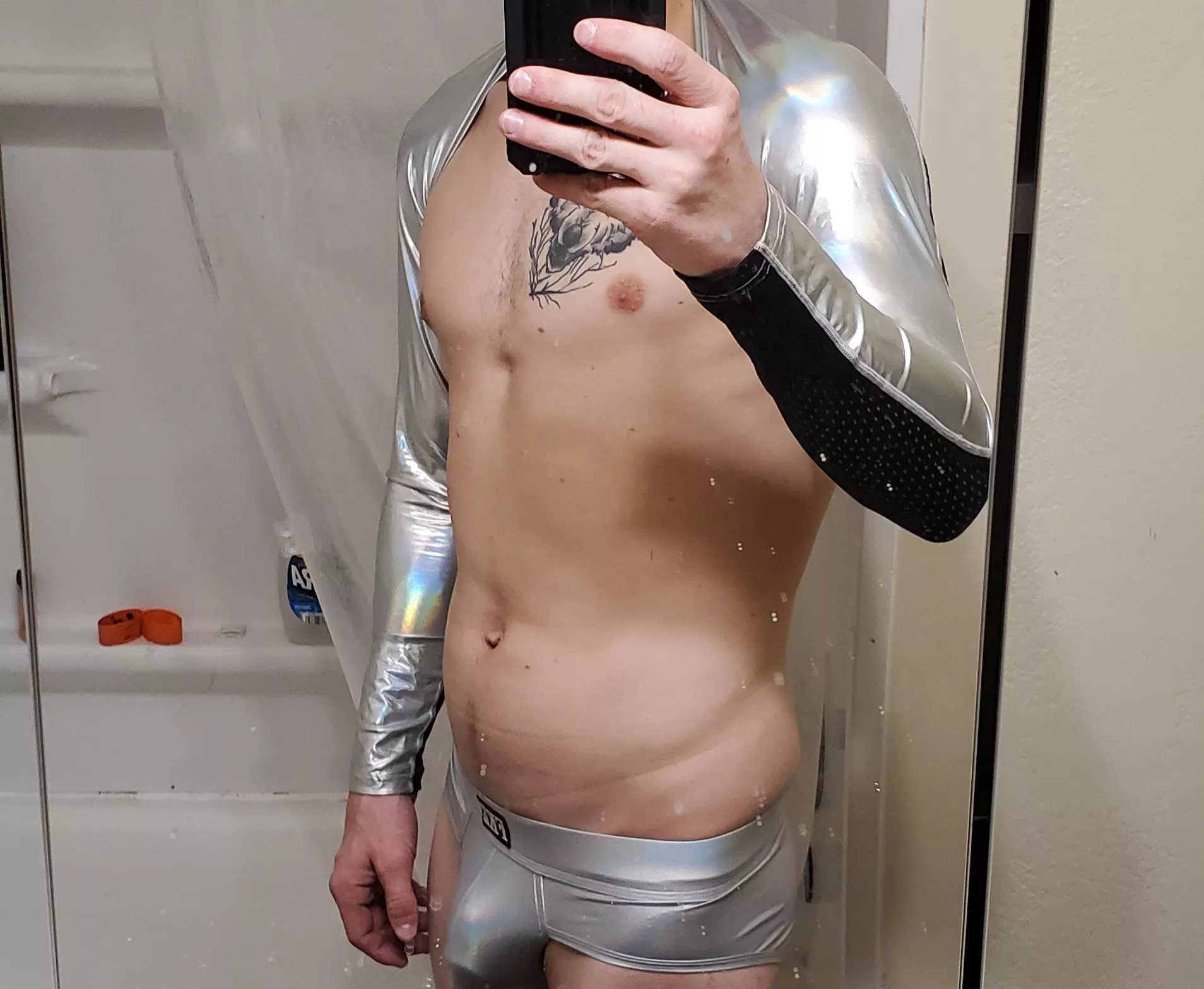 people always think that I am straight,if only they knew I love being degraded and fuck by men!!