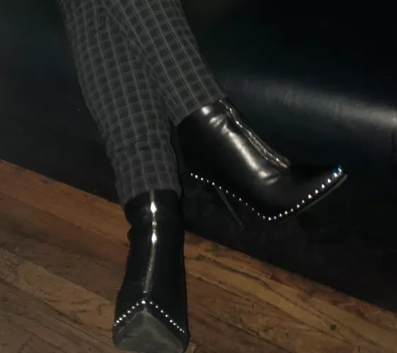 Shiny and cute. Perfect for college