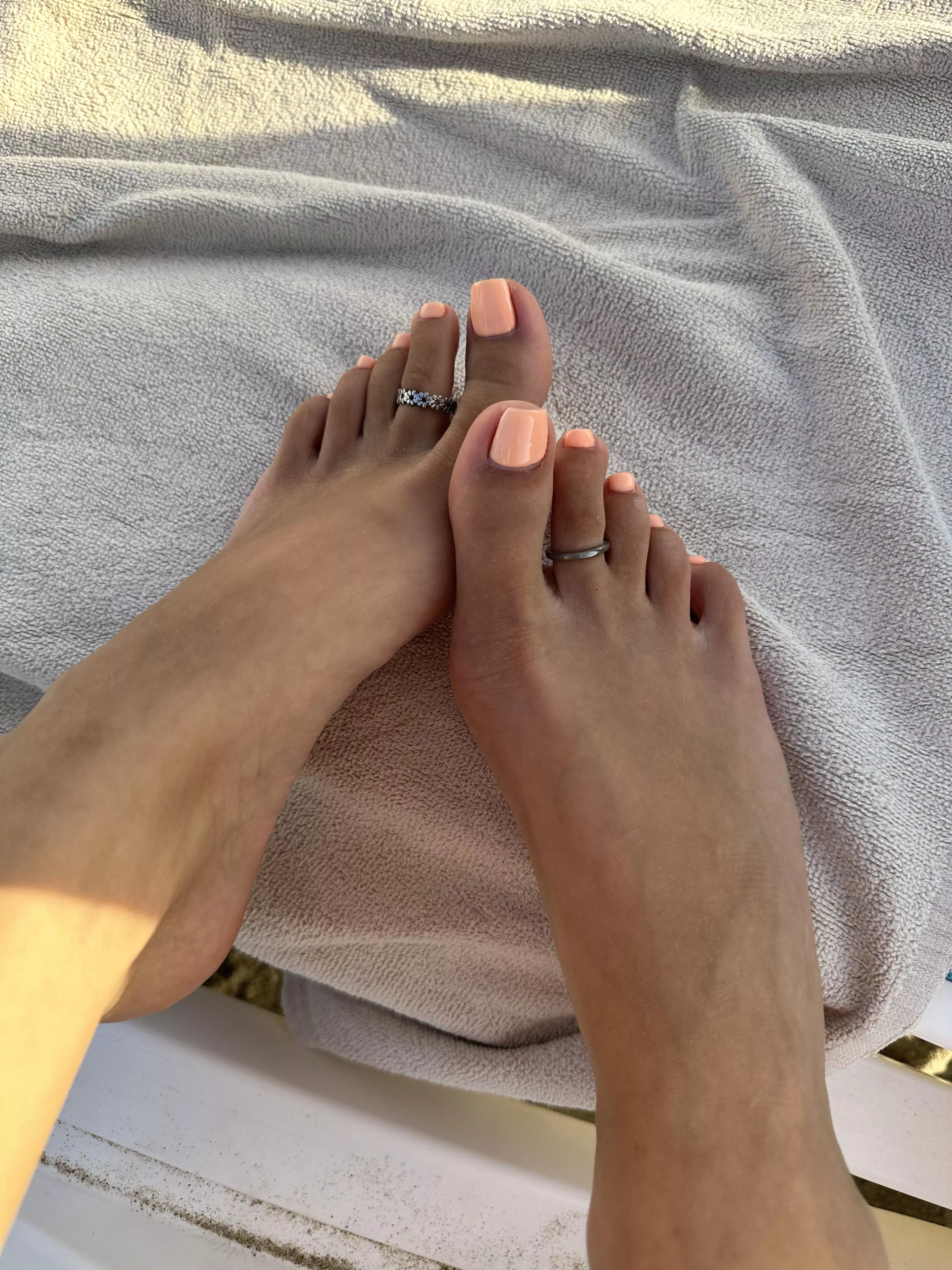Which toe would you like to suck first ?