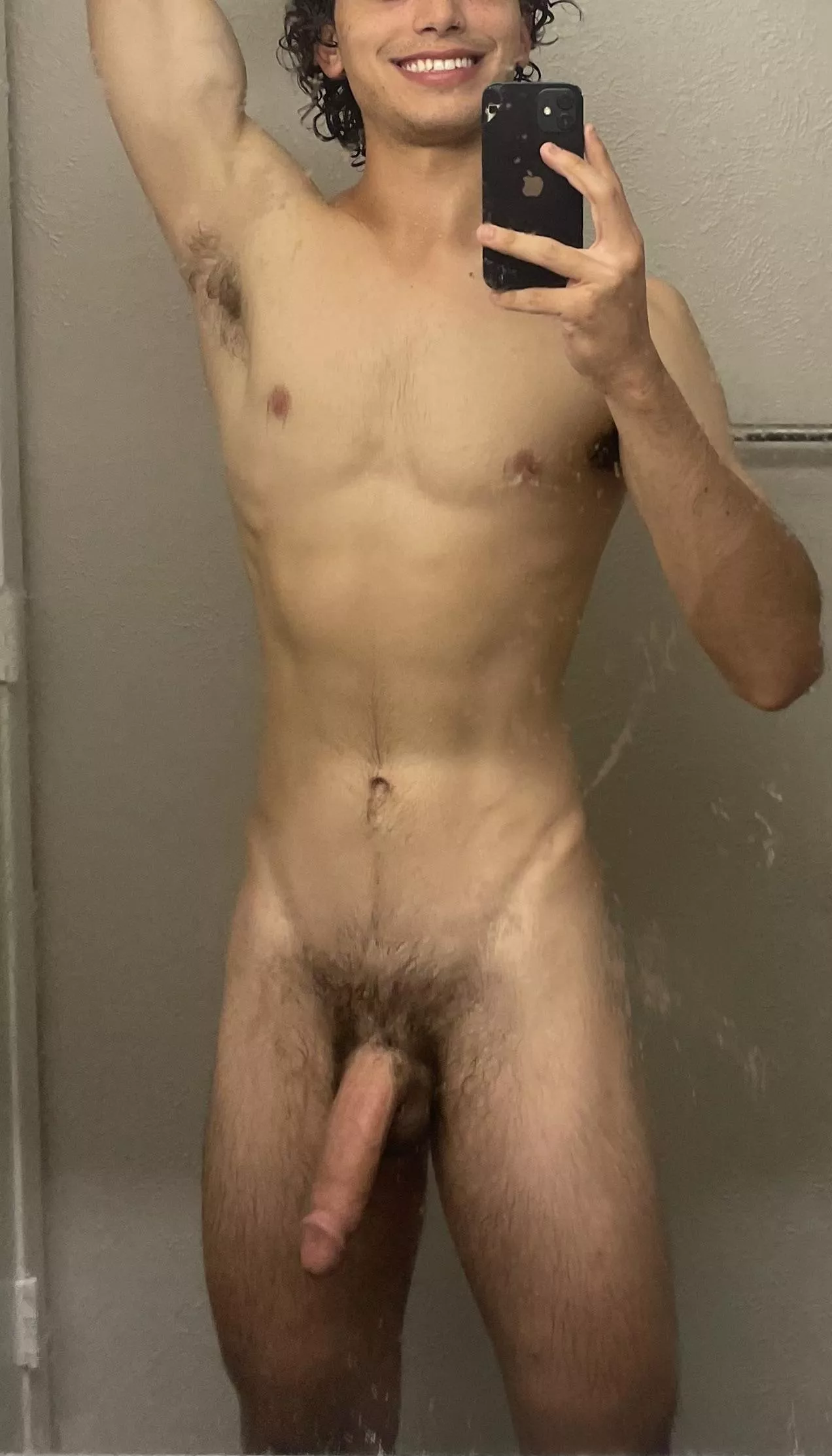 Would you fuck a 6’3 teacher with a big cock and a nice smile?😁