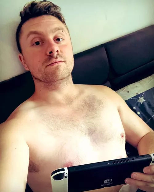 absolutely love the switch for some bed gaming!