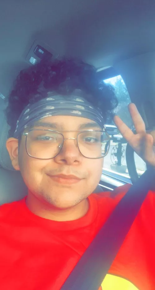 Any good dating apps, also am I cute?