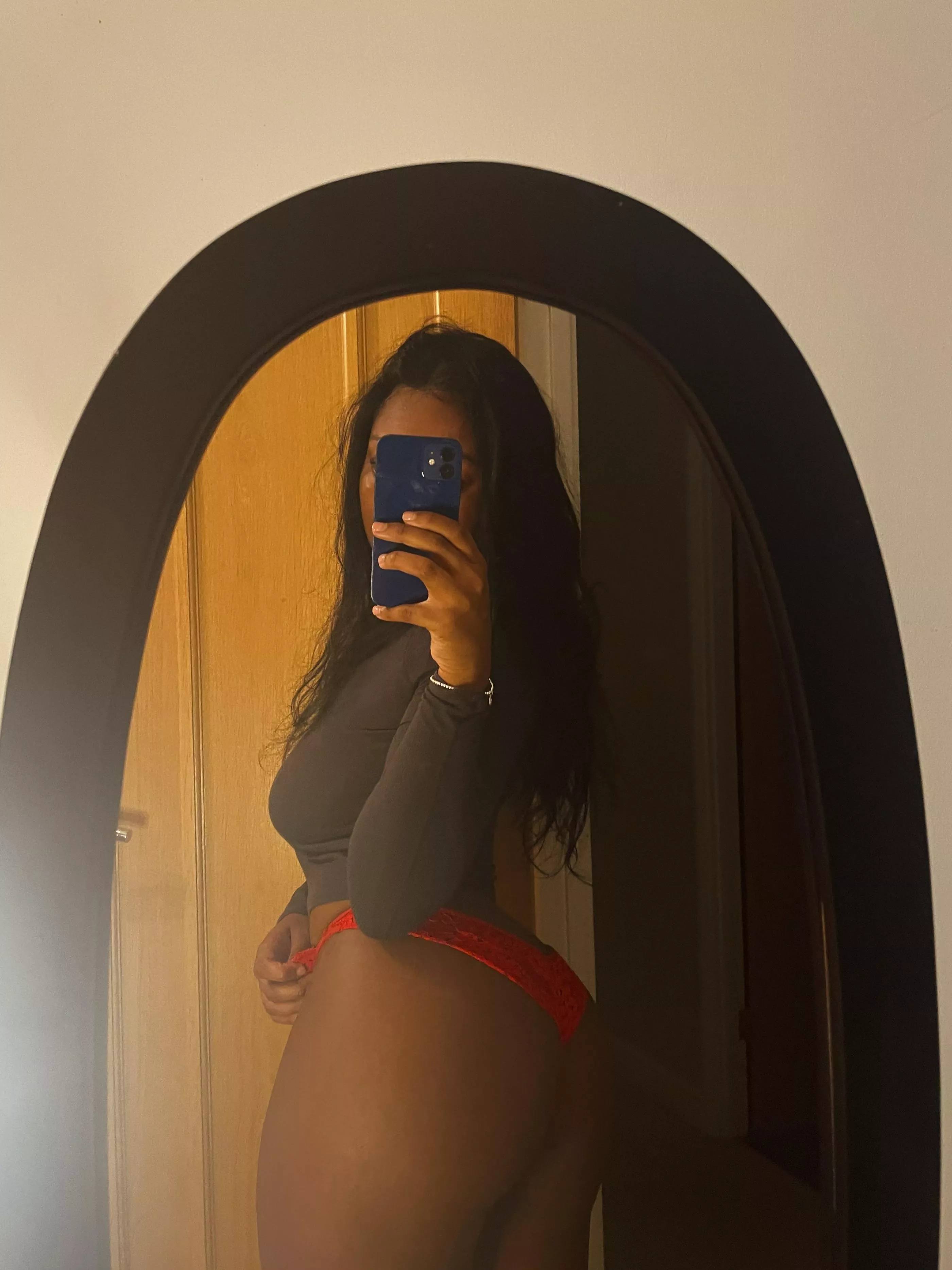 Anyone here who eats it from the back? ;)