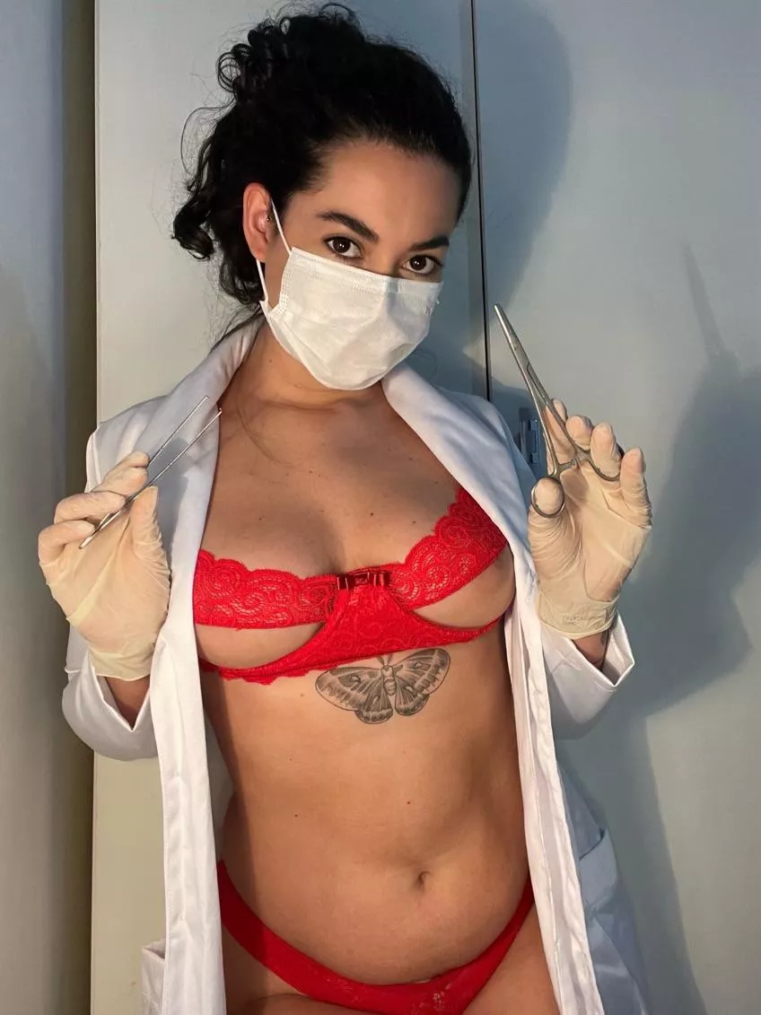 Anyone there in need of a suture? 💉