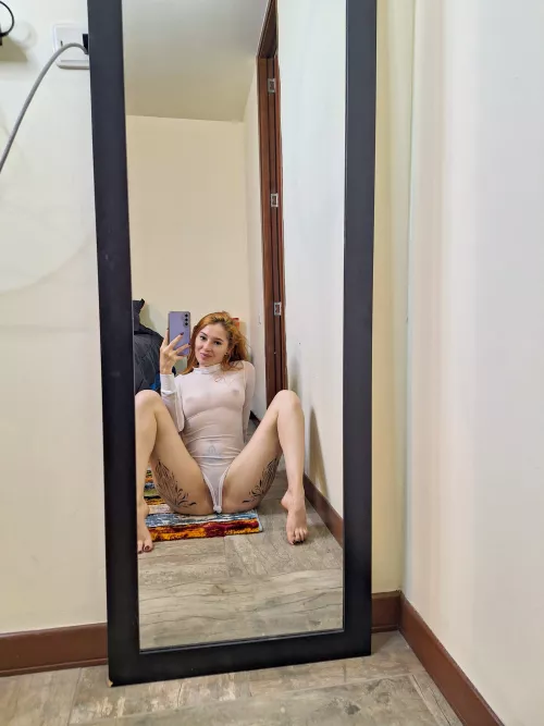 beautiful petite colombian girl