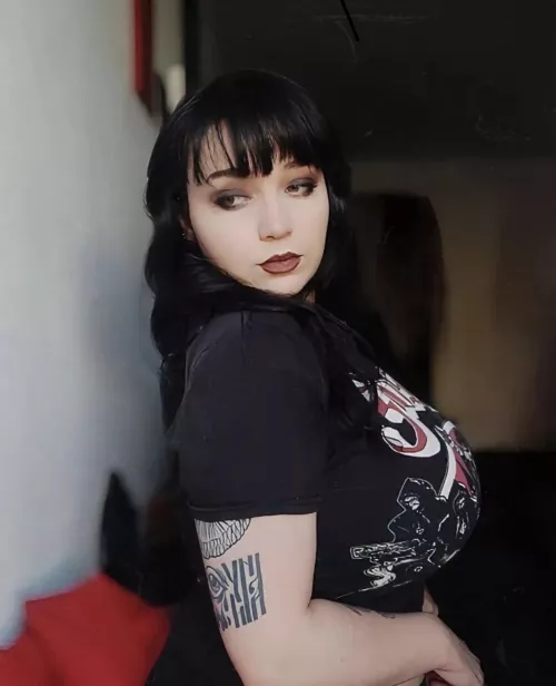 Busty Goth