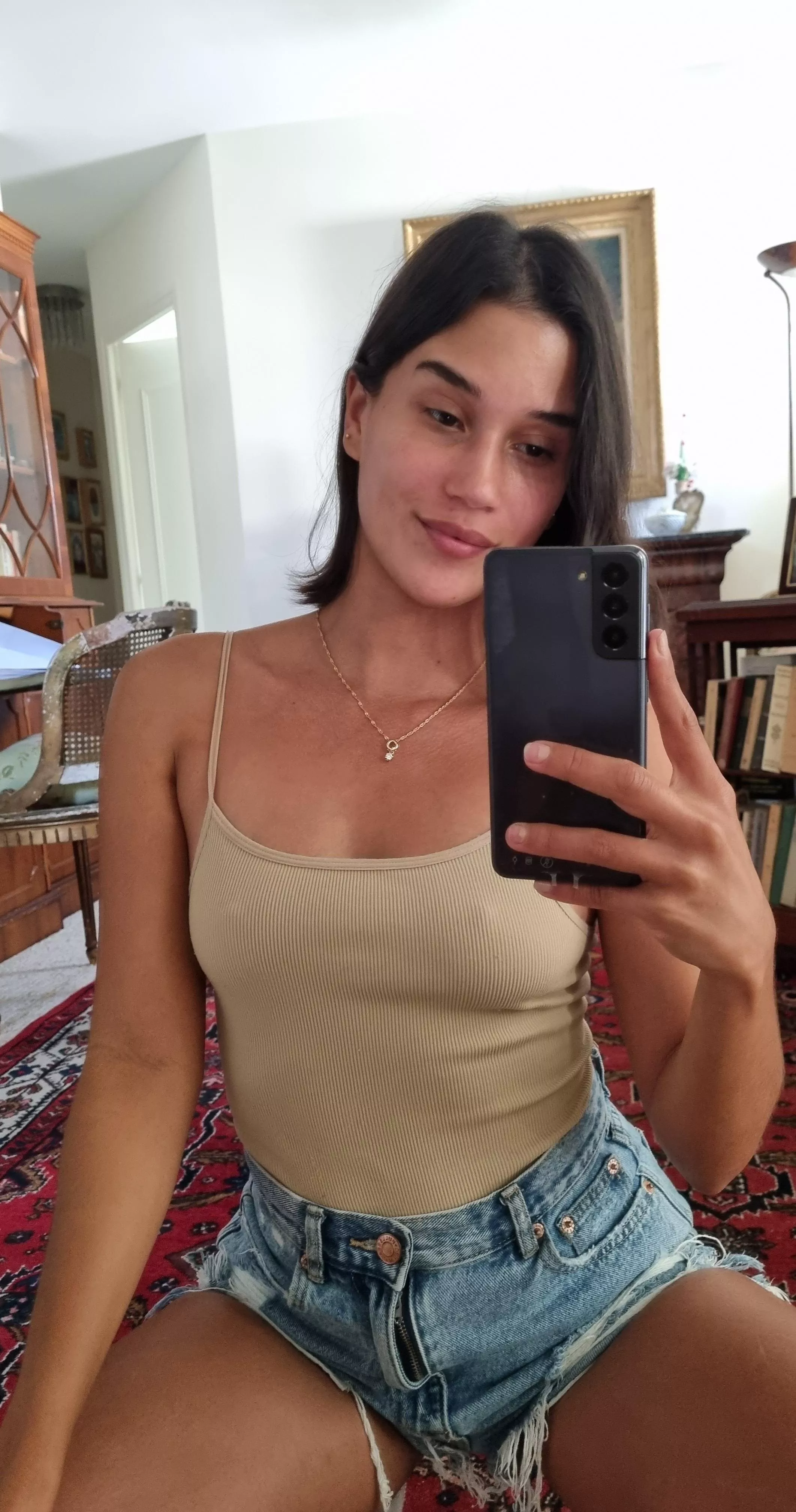 Colombian x Frenchie natural/no makeup