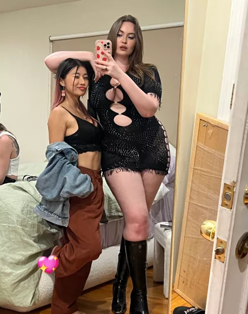 Damn..casually just resting the arm on her head