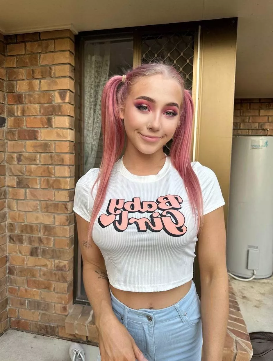 do men love girls in crop tops?