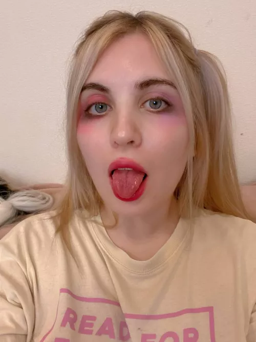 getting ready to make u hard