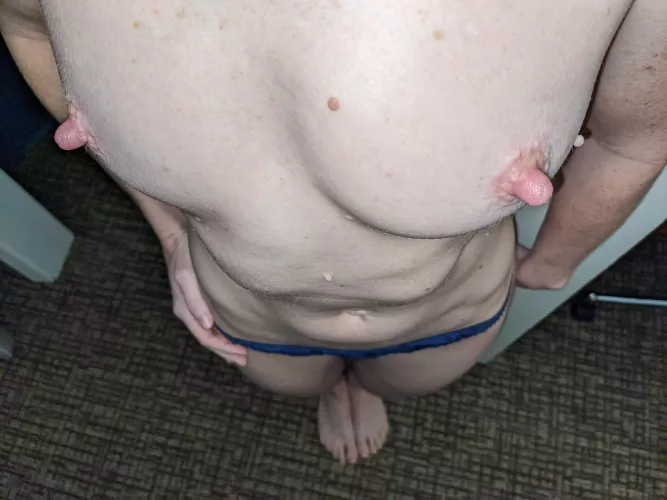 In case anyone likes tiny moms with suckable nipples