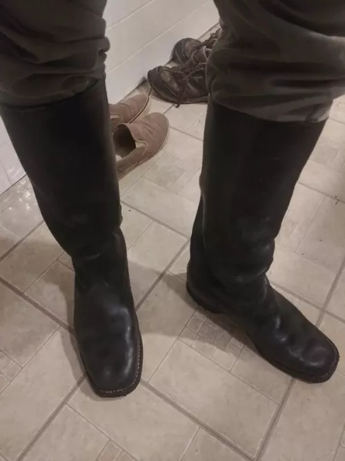 Jackboots in today's era: yes or no?