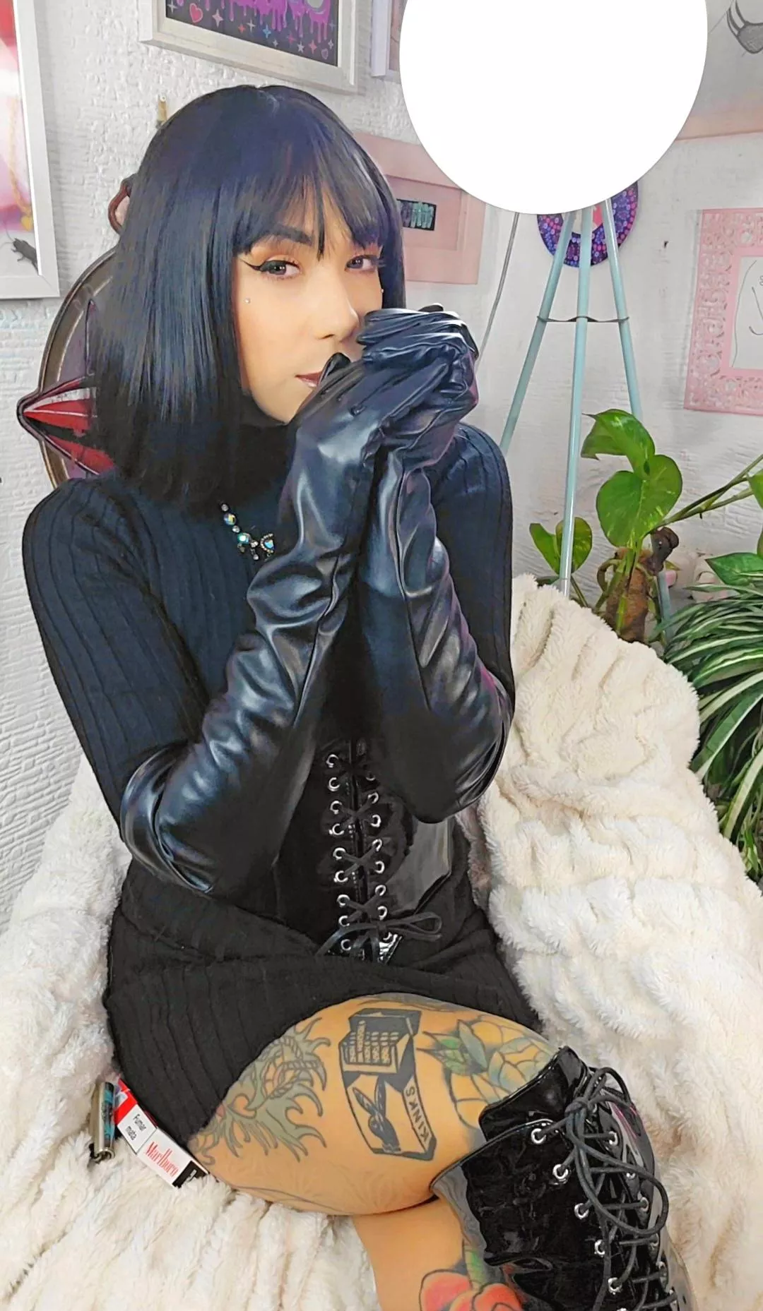 Mmm I can confirm these Leather gloves smell delicious